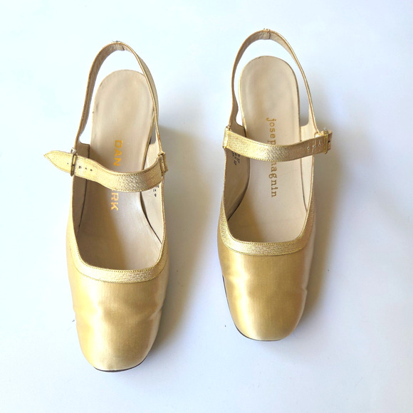 Dan Berk Shoes - Vintage 60s Gold Kitten Heels Size 6.5 Strappy Dan Berk Joseph Magnin Retro